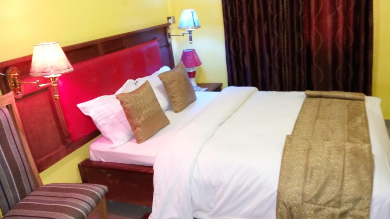 Definite Destiny Hotel Lagos Exteriör bild